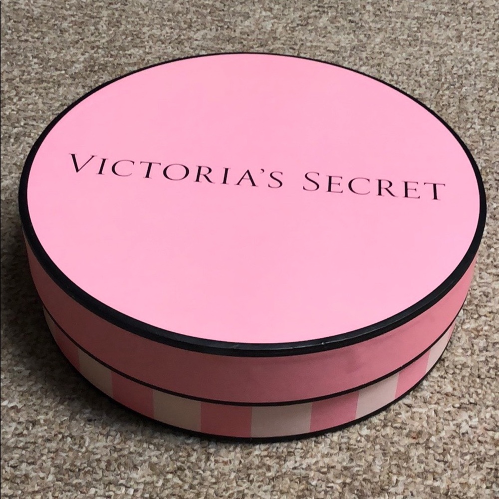 Round Victoria Secret Box